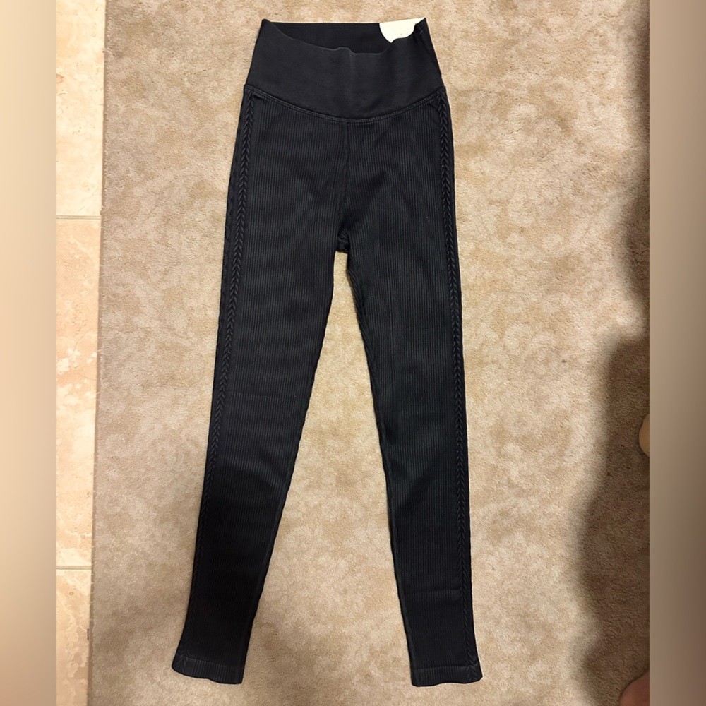 OFFLINE BY AERIE BIG CHILL SEAMLESS LEGGINGS SZ SMALL NWT - Picture 2 of 8